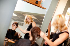 Kerastase Haarpflegeprodukt bei Friseureinkauf